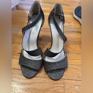 Womens Caparros Silver Heels Size 9.5